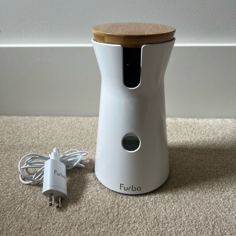 Furbo White Pet Camera with Bamboo Lid